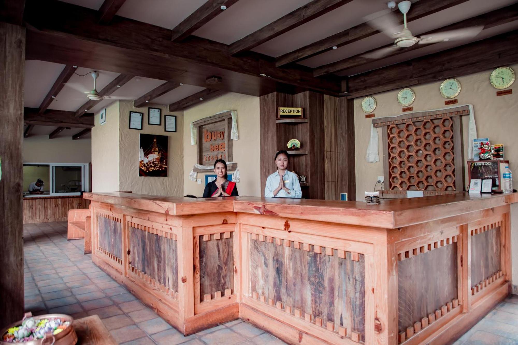 Busy Bee Resort, Pokhara Zewnętrze zdjęcie