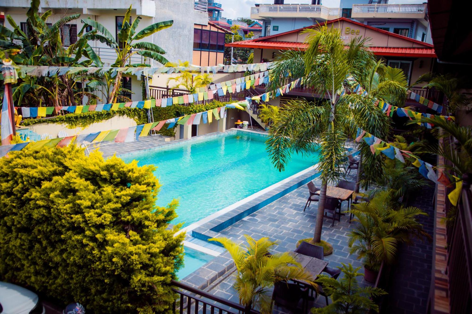Busy Bee Resort, Pokhara Zewnętrze zdjęcie