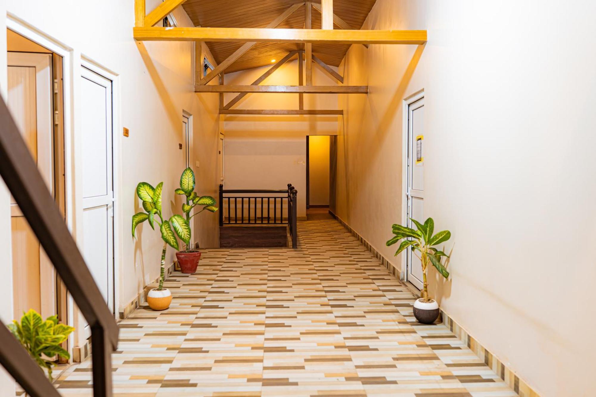 Busy Bee Resort, Pokhara Zewnętrze zdjęcie