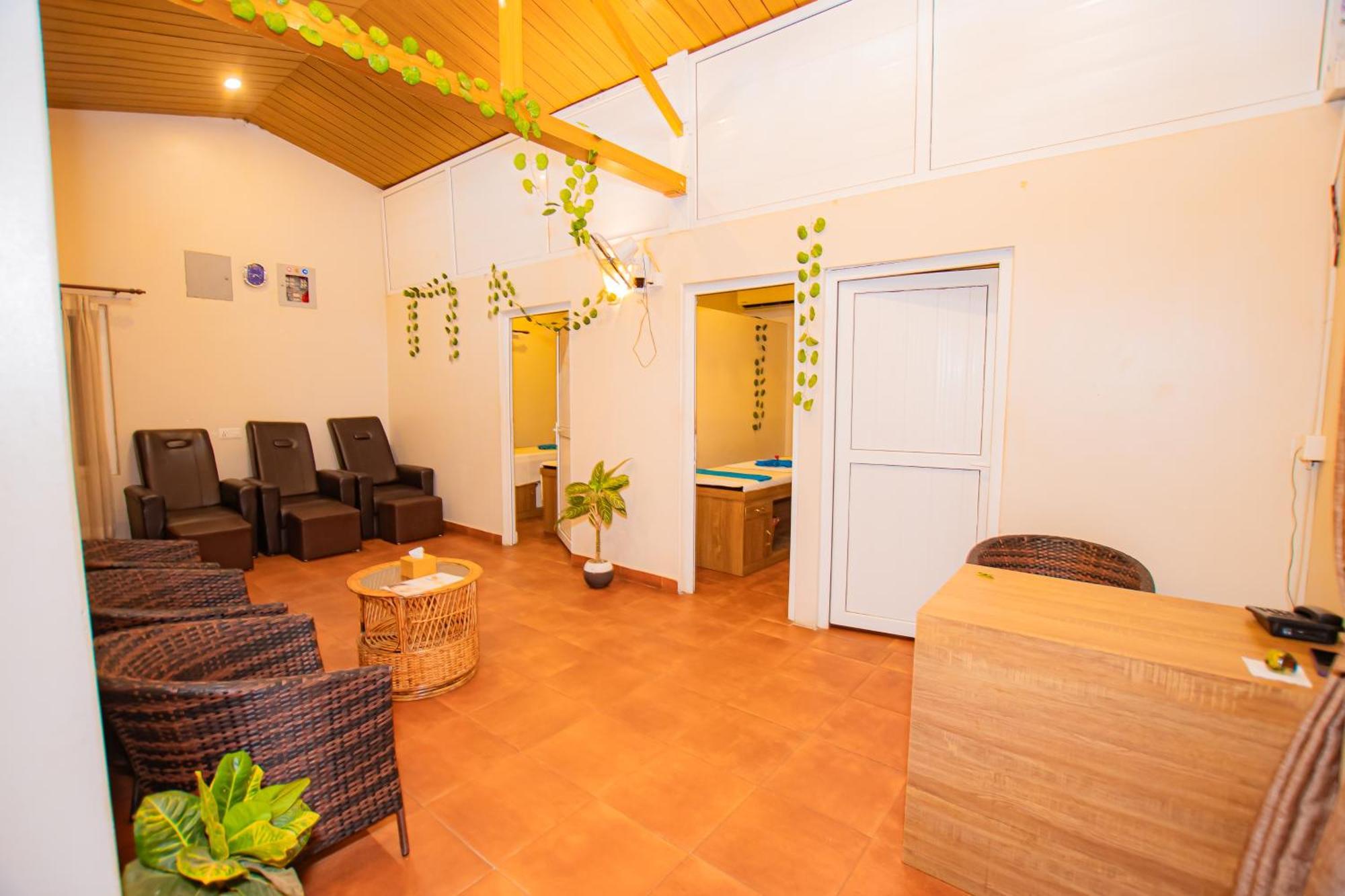 Busy Bee Resort, Pokhara Zewnętrze zdjęcie