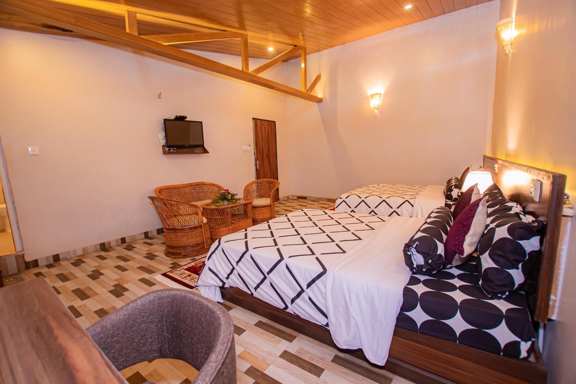Busy Bee Resort, Pokhara Zewnętrze zdjęcie