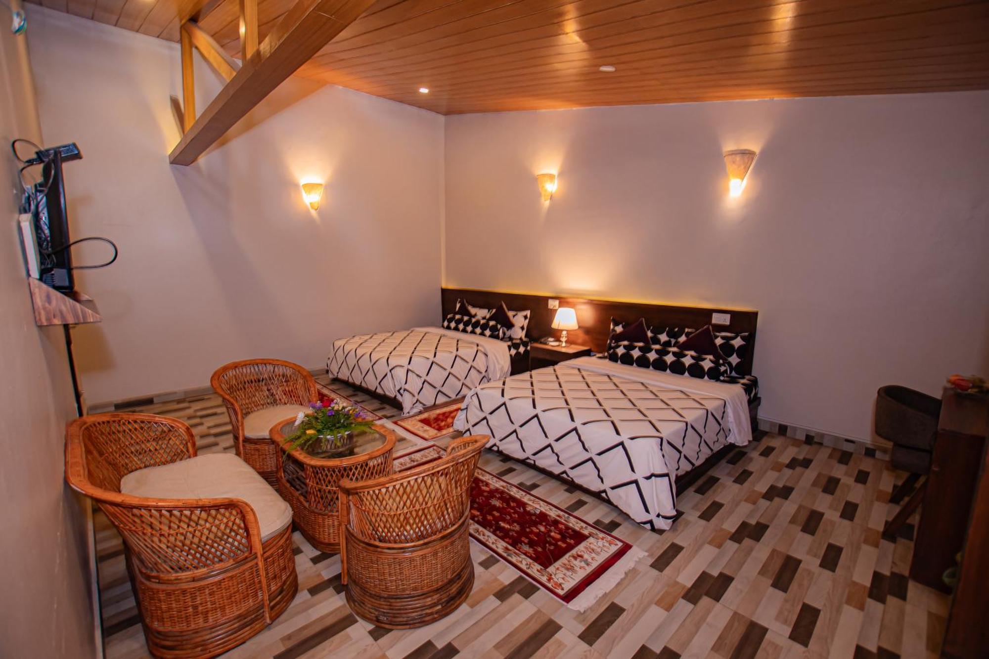 Busy Bee Resort, Pokhara Zewnętrze zdjęcie