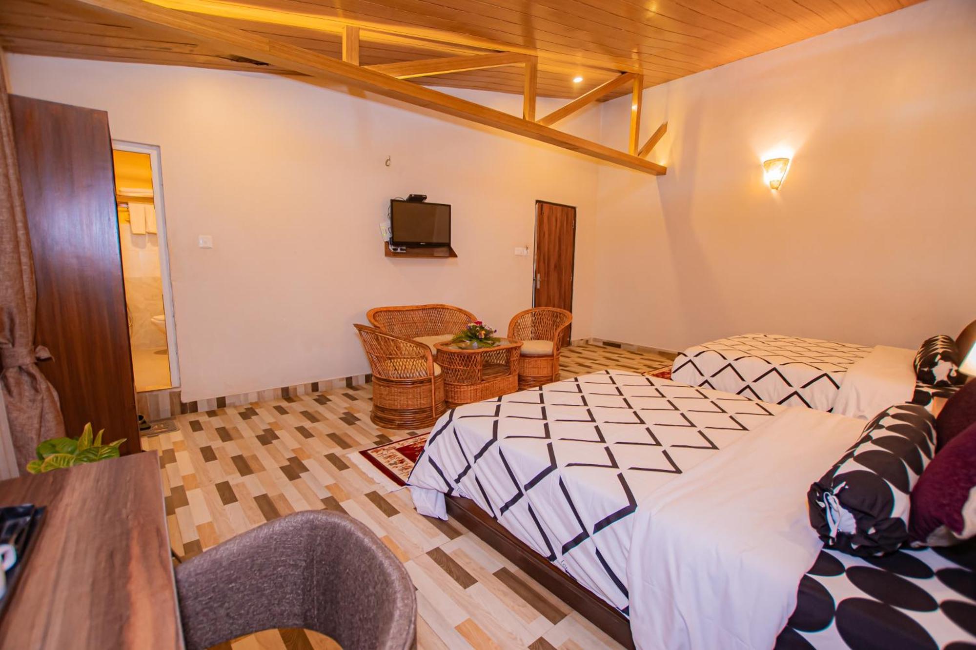 Busy Bee Resort, Pokhara Zewnętrze zdjęcie