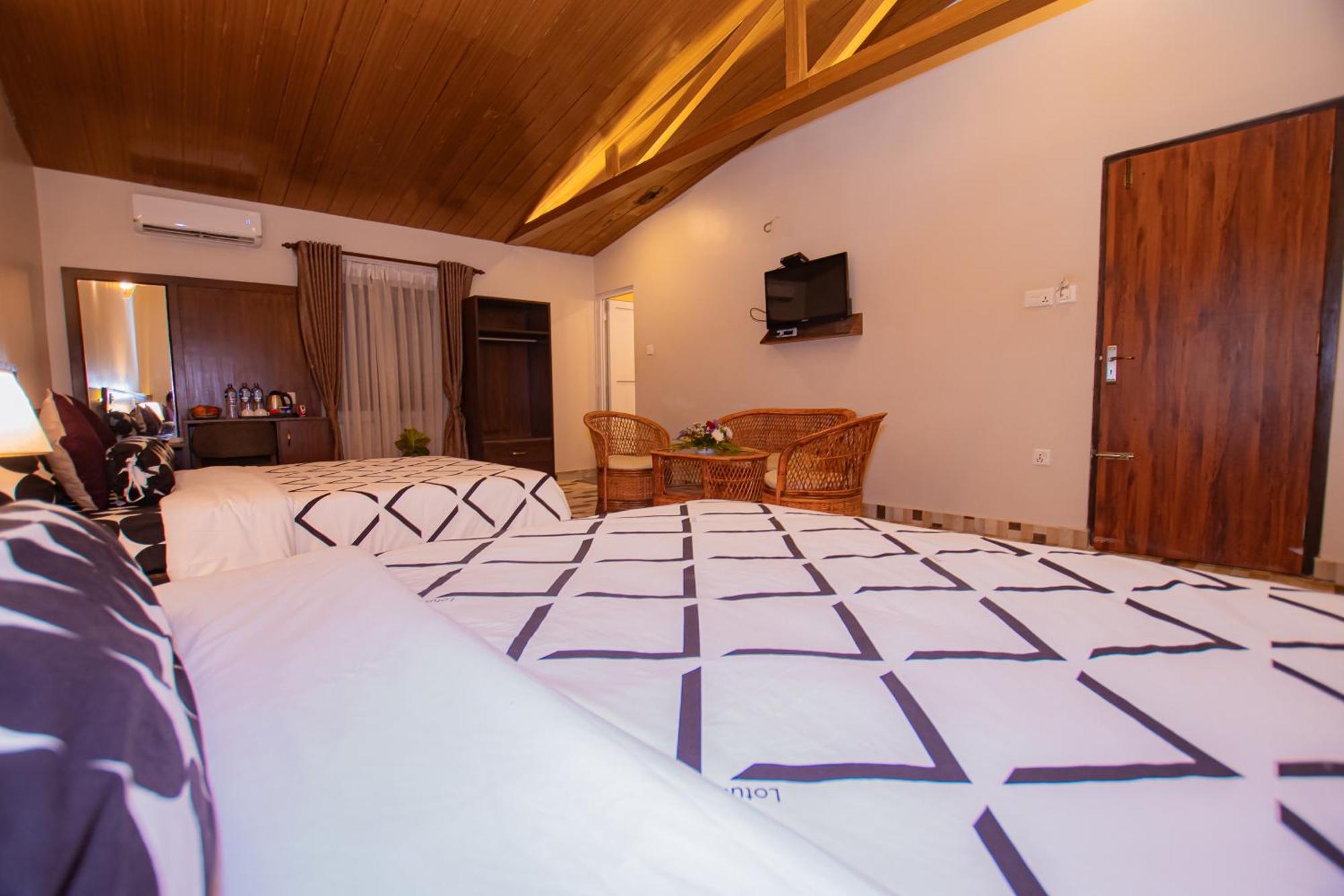 Busy Bee Resort, Pokhara Zewnętrze zdjęcie