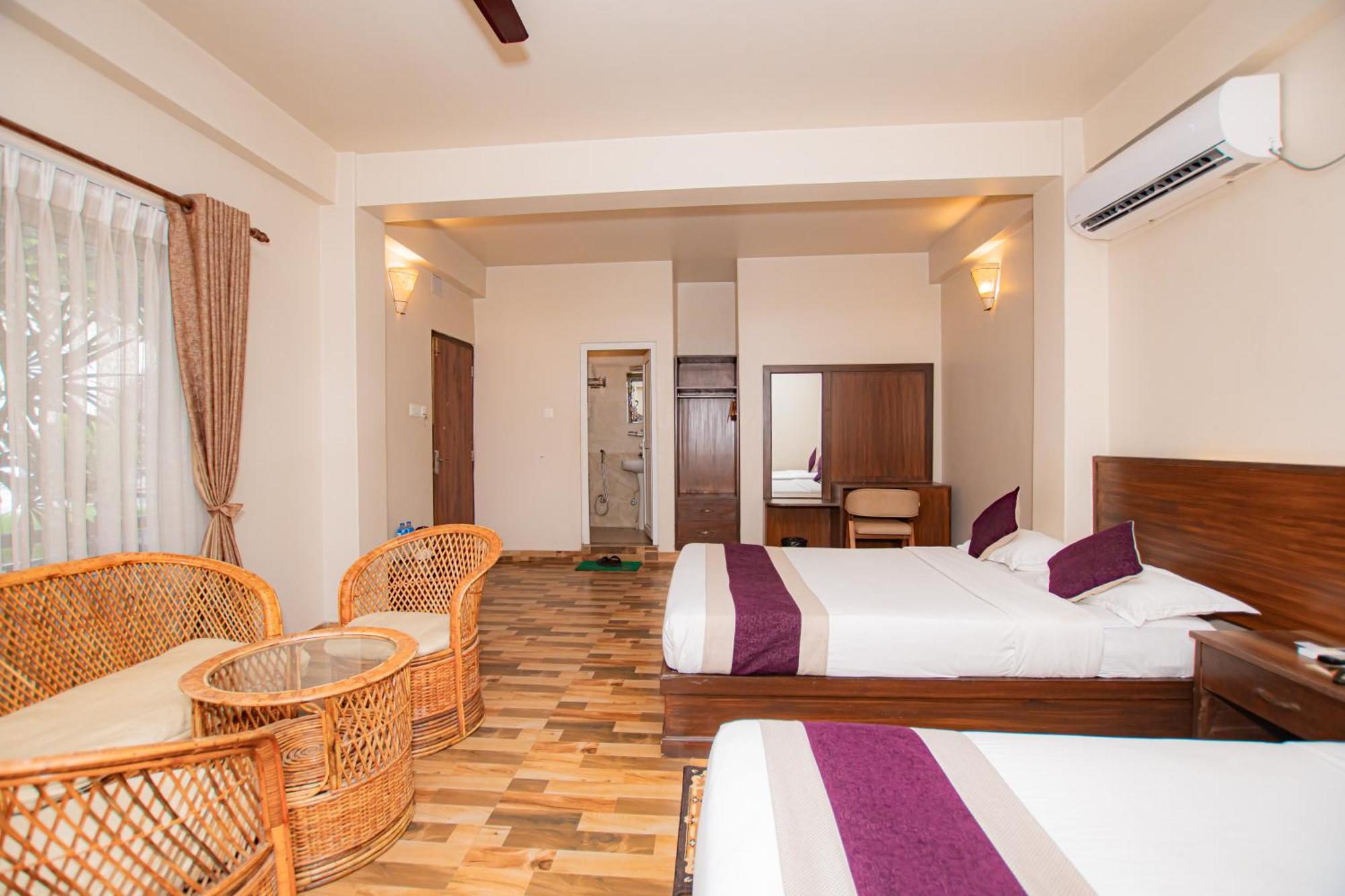 Busy Bee Resort, Pokhara Zewnętrze zdjęcie